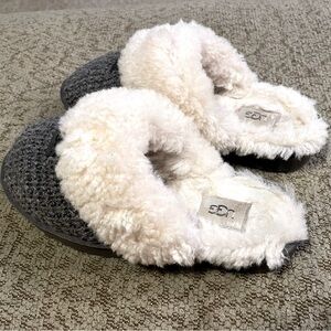 Womens UGG slippers size 8.